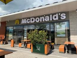 McDonald&rsquo;s ouvre sa première franchise en prison — livraison par drone incluse