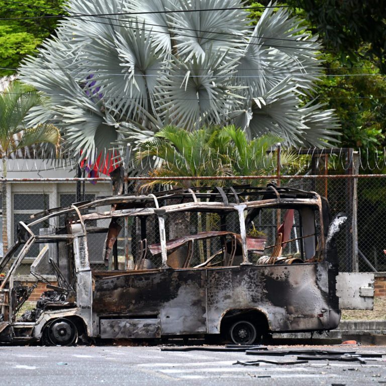 (Vidéo)Une bombe sur la route Panaméricaine — 7 civils tués et 20 blessés dans un attentat terroriste en Colombie