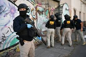 Chili : Une fusillade violente en pleine rue panique les habitants d&rsquo;Antofagasta — la scène filmée par des témoins