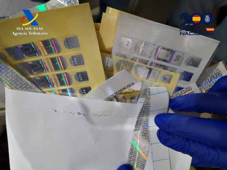 (Vidéo) Usine à faux billets à domicile : le faussaire du Dark Web inonde l’Europe avant de tomber