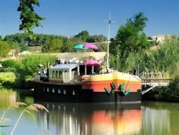 Sa sœur force la porte verrouillée de l&rsquo;intérieur et trouve son frère de 15 ans mort sur une péniche à Béziers