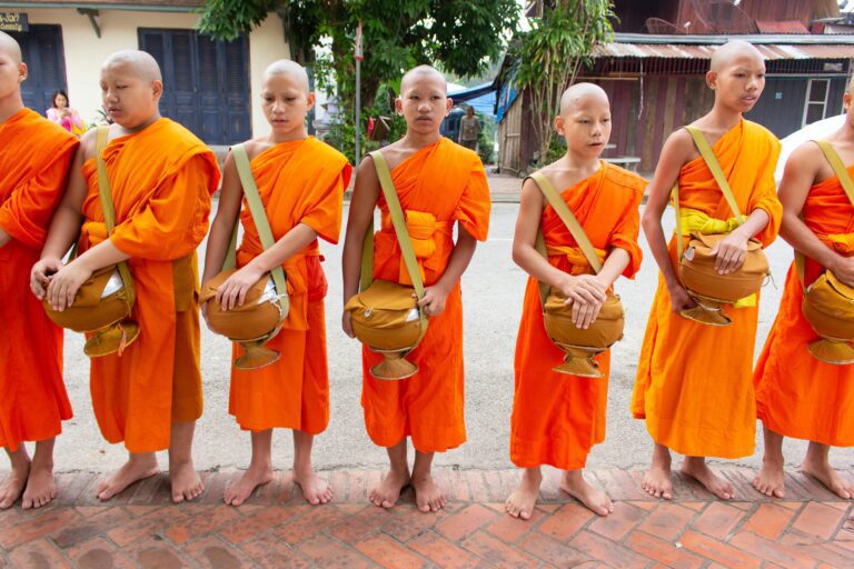 (Vidéo)Sri Lanka : 22 moines bouddhistes arrêtés avec 110 kg de cannabis à l’aéroport, les autorités évoquent un possible “complot terroriste”