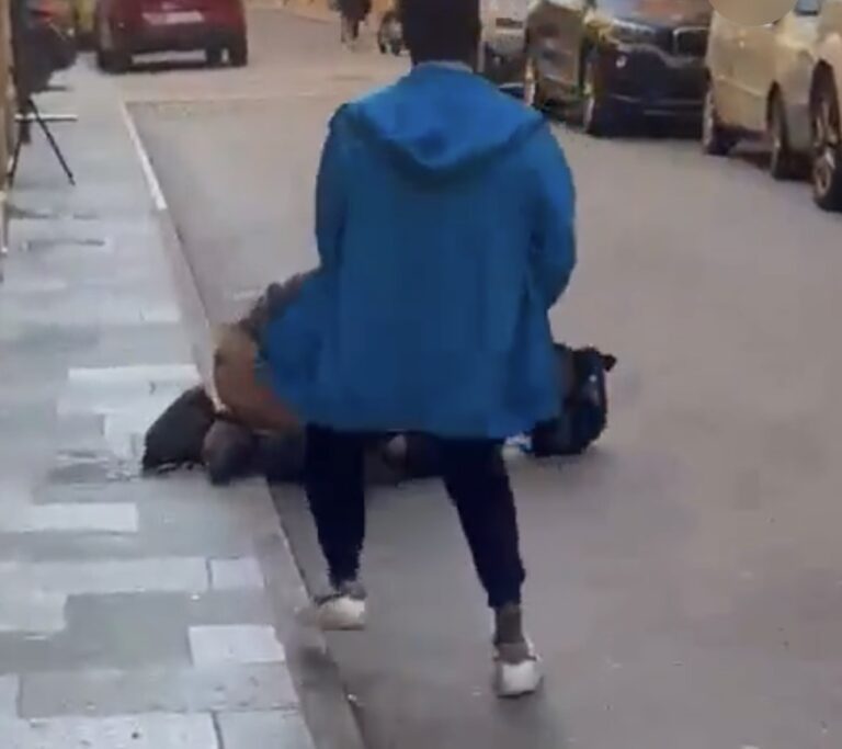 (Vidéo) 	Italie : “on lui a couru derrière à quatre ou cinq”, le témoignage bouleversant du citoyen ensanglanté qui a stoppé l’assaillant de Modène malgré un coup de couteau à la tête