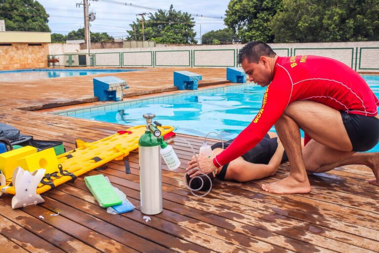 Charente-Maritime : deux enfants de 2 ans meurent noyés dans des piscines familiales samedi et dimanche, enquêtes ouvertes