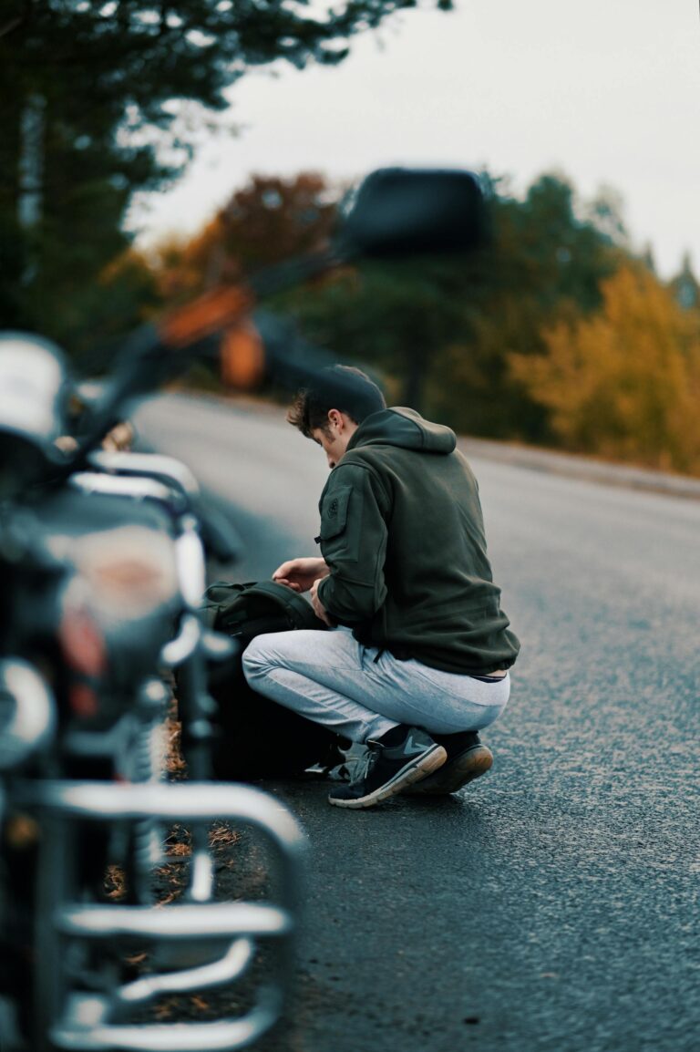 Rhône : une passagère de 17 ans perd la vie dans un accident de moto sur l’A43 à Bron, journée noire sur les routes