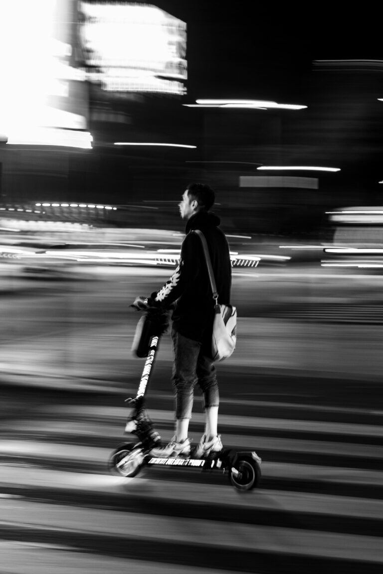 Suisse : il tente d’échapper à la police sur une trottinette capable d’atteindre 127 km/h