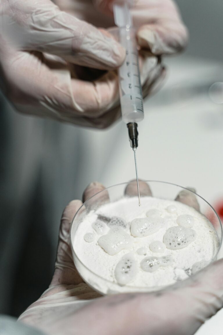 Testée positive à la cocaïne à 80 ans à cause d’un test défaillant : Colette traitée comme une criminelle, sans excuses