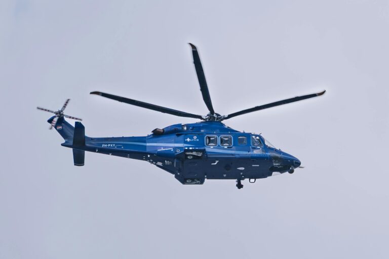 Aveyron-Tarn : suspecté de violences familiales, un homme de 47 ans traqué par hélicoptère sur plus de 100 km avant d’être arrêté dans le Gaillacois